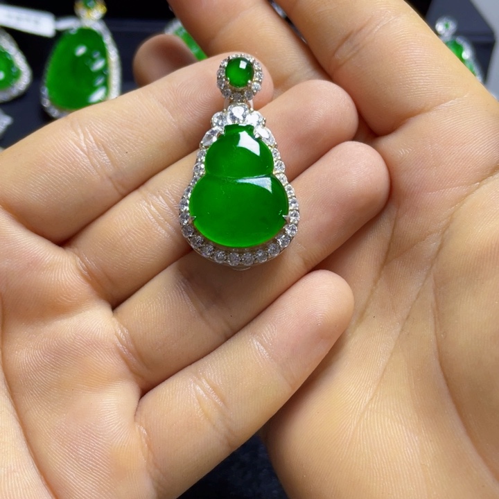 翡翠戒指未镶嵌A货