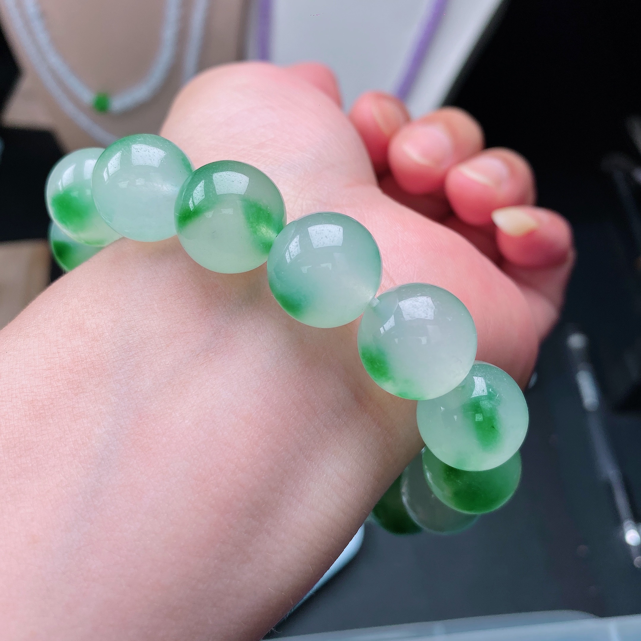 15天然缅A飘绿花圆珠散珠一颗-多样性发一颗