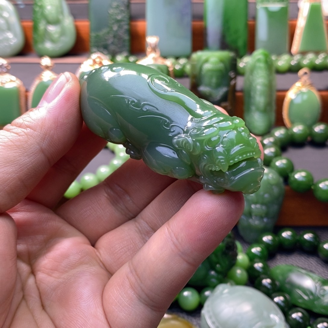 颈饰未镶嵌和田玉