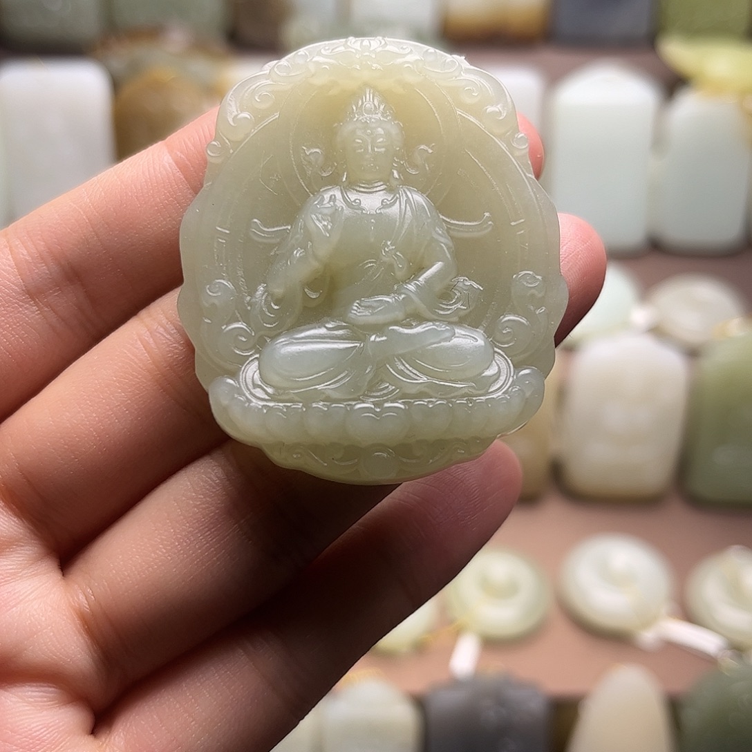 和田玉未镶嵌颈饰