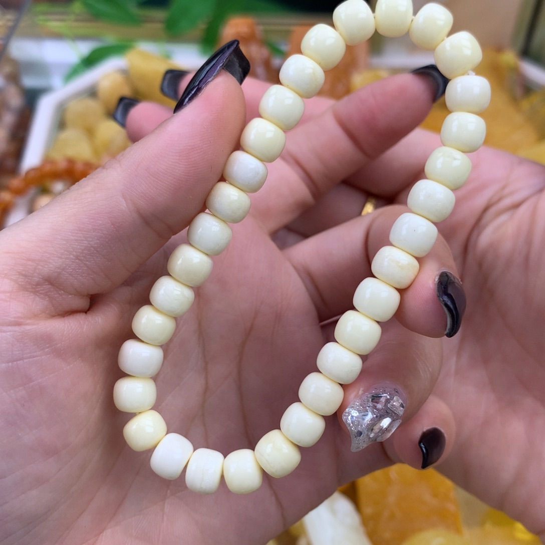 琥珀未镶嵌裸石7.6几乎全品