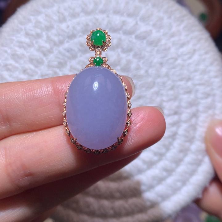 翡翠颈饰18K金镶嵌紫蛋面吊坠