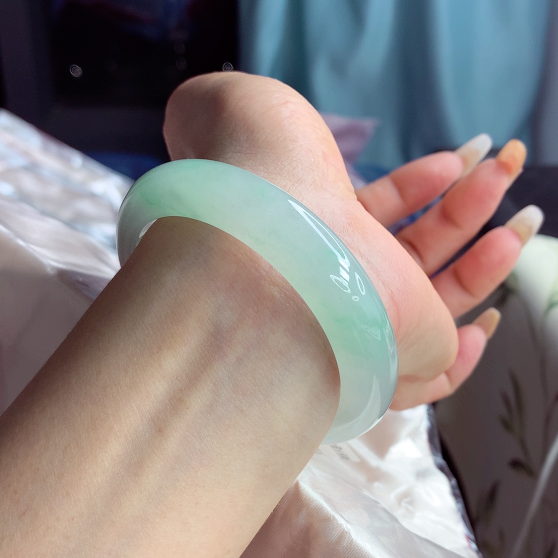 翡翠手镯未镶嵌54.2天青色等烟雨 而我的镯子在等你