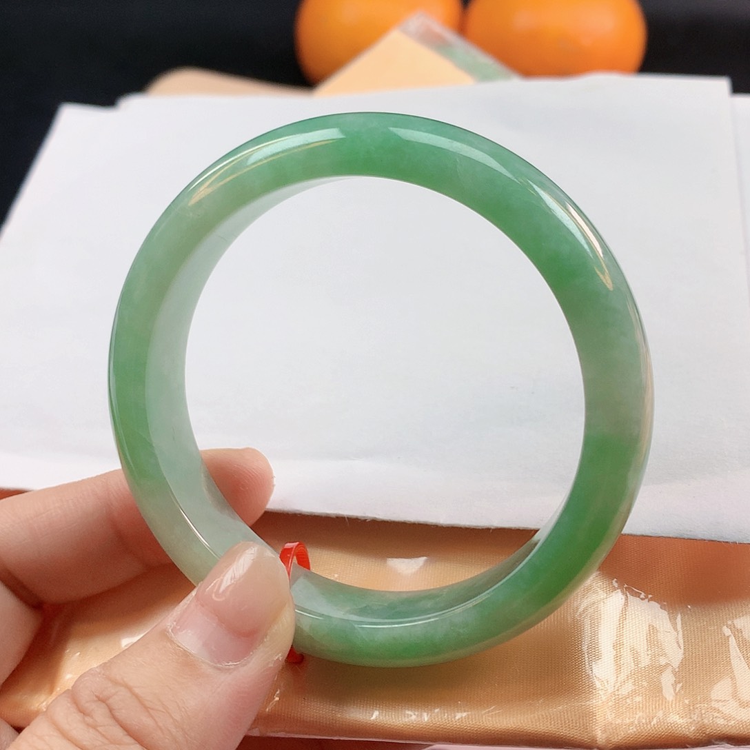 翡翠手镯未镶嵌57圈600110