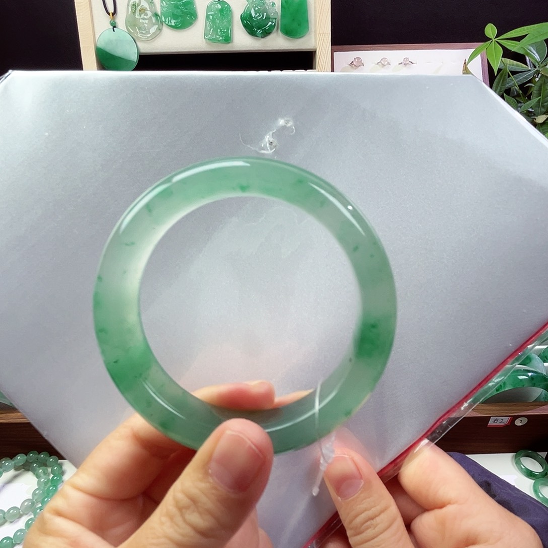 石英质玉未镶嵌手镯55