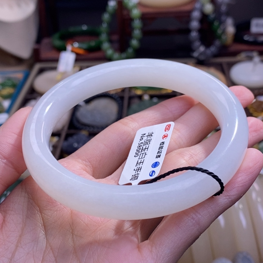 和田玉新疆羊脂白玉手镯61.7圈口未镶嵌