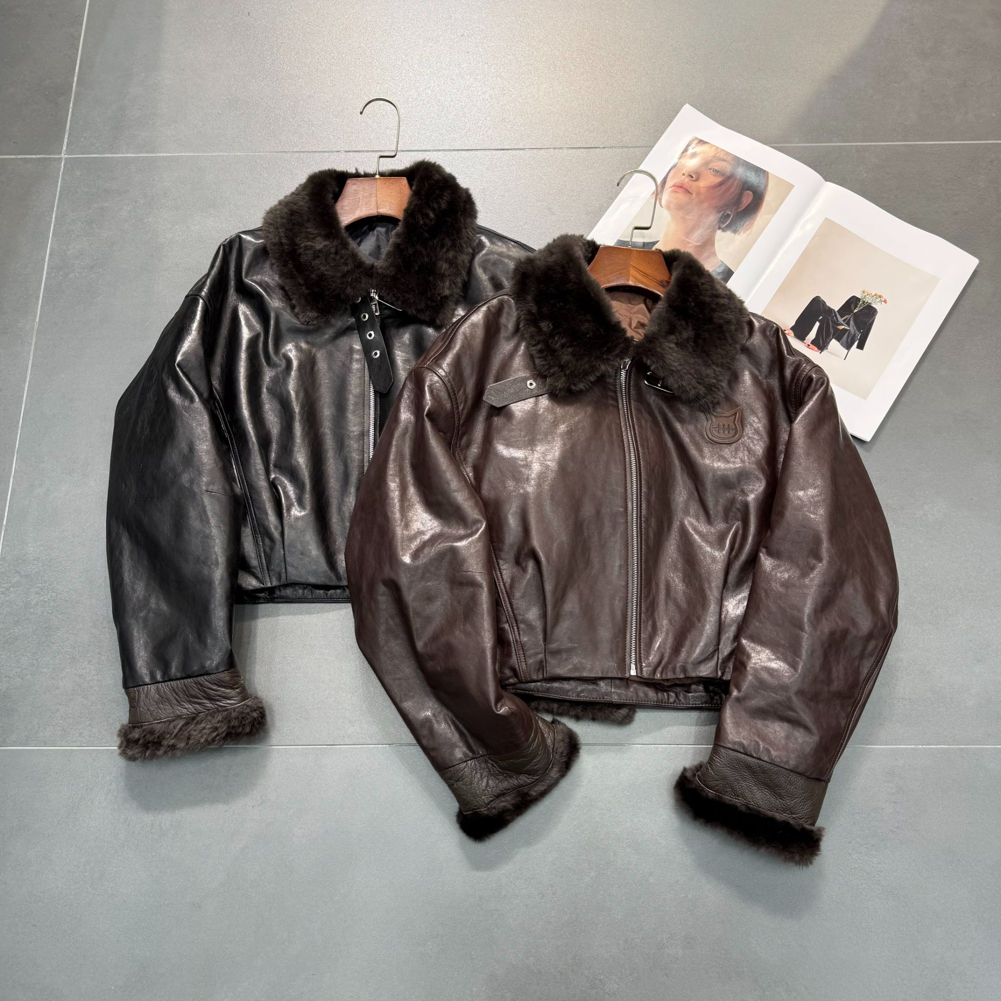 2025新款真皮绵羊皮油蜡皮羊羔毛领女士短款洋气百搭鹅绒服皮衣