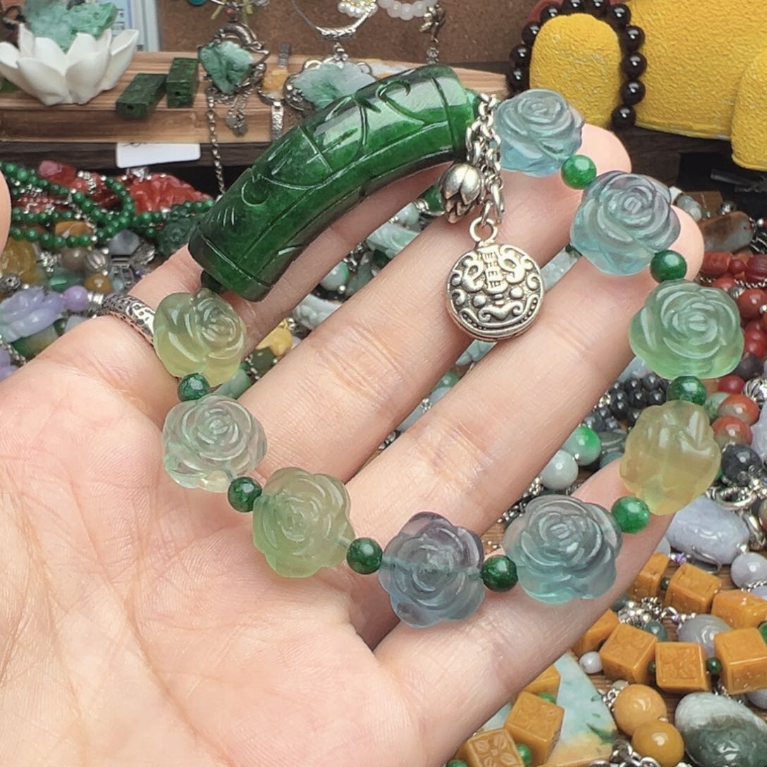 绿***薇翡翠未镶嵌颈饰吊坠