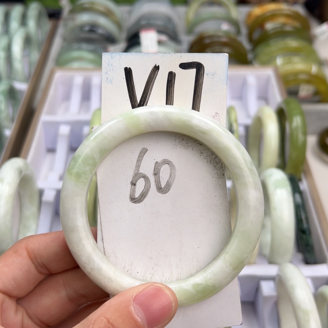 岫玉手镯未镶嵌天然岫玉微瑕