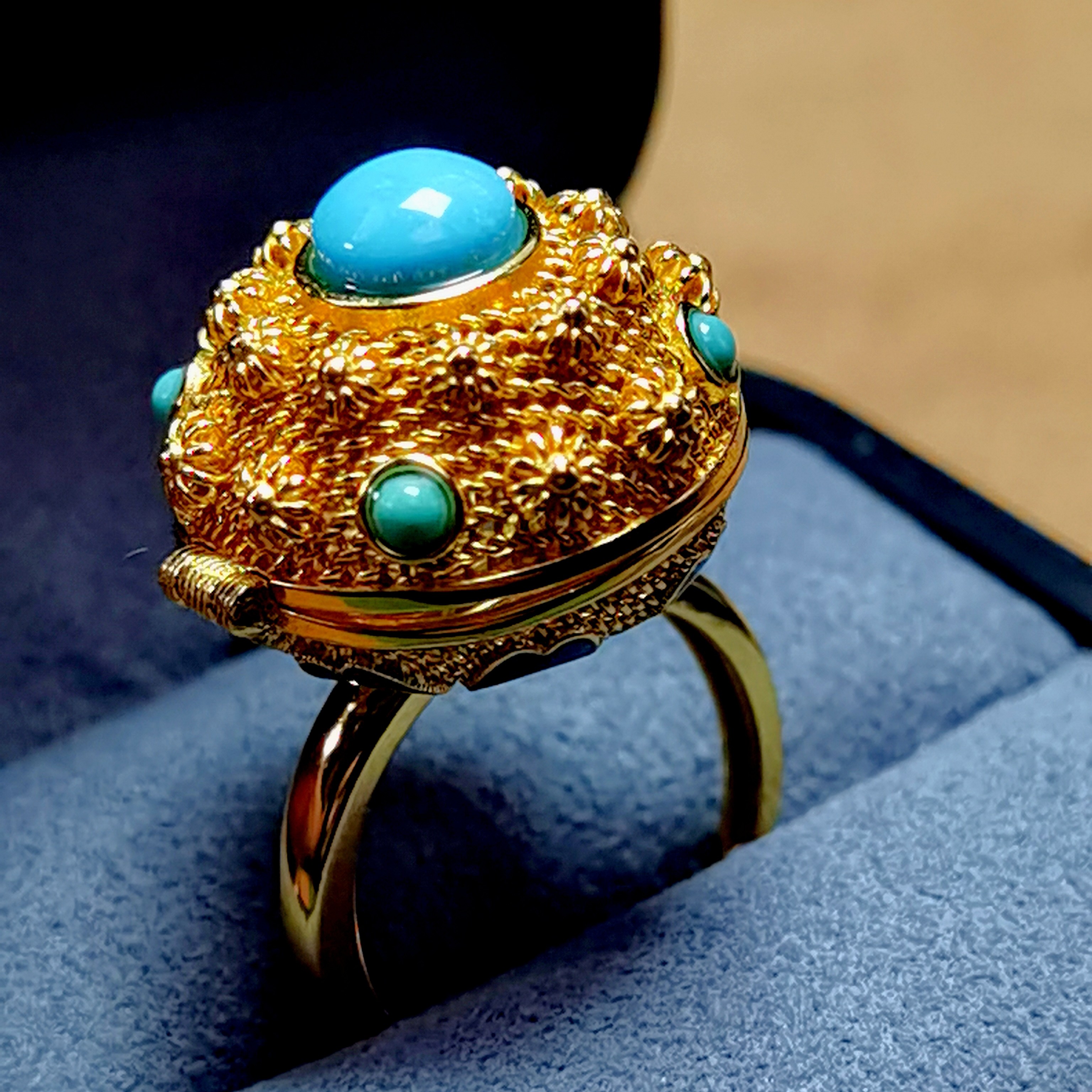 银镶嵌花丝镶嵌绿松香囊戒指