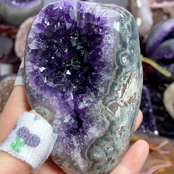 水晶摆件未镶嵌捡漏