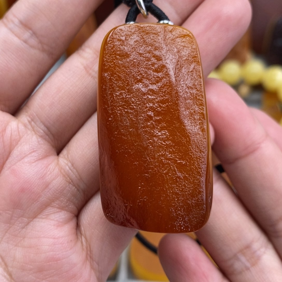 琥珀吊坠(赠链)未镶嵌