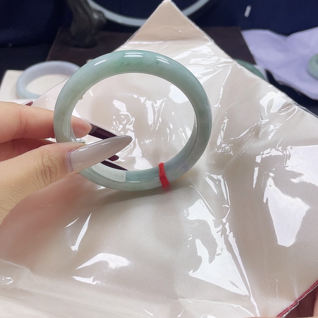 未镶嵌手镯翡翠夜班