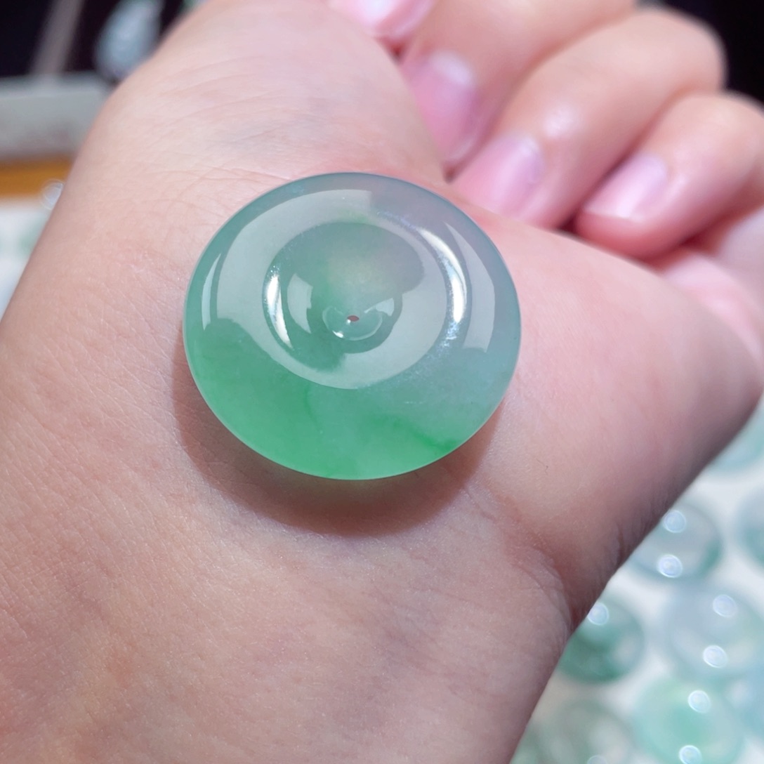 颈饰未镶嵌翡翠扣子