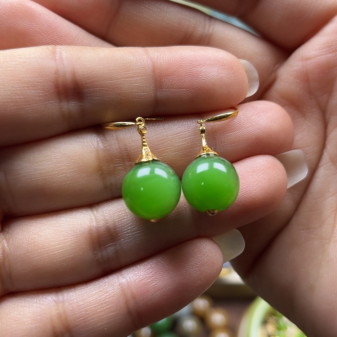 和田玉耳饰18K金镶嵌J****8