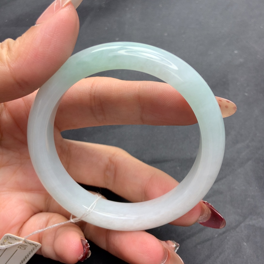 翡翠手镯未镶嵌53圈口