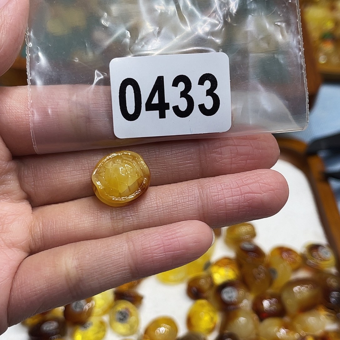 琥珀未镶嵌珠宝奇石