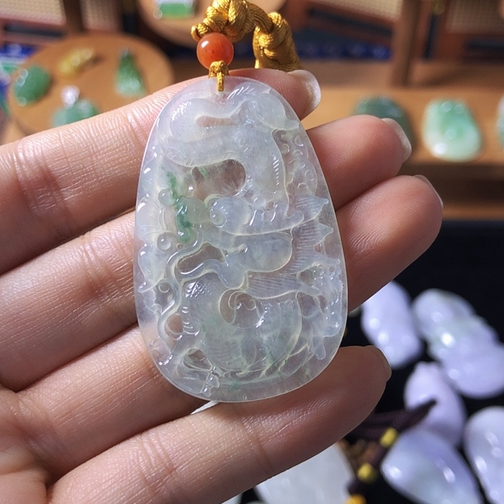 翡翠未镶嵌颈饰翡翠龙牌（A货）