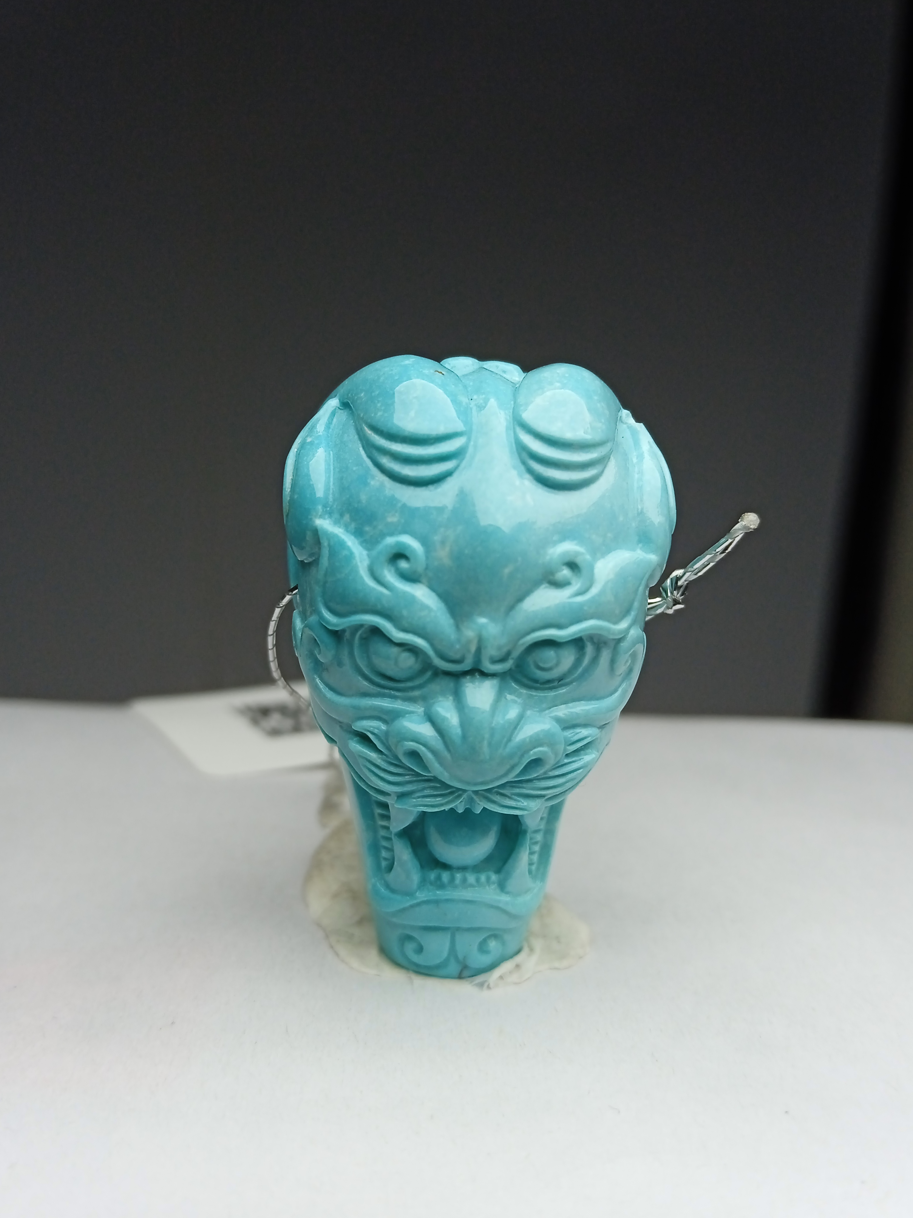 原矿绿松石配饰：30.5*17.9*15.4mm  11.1克