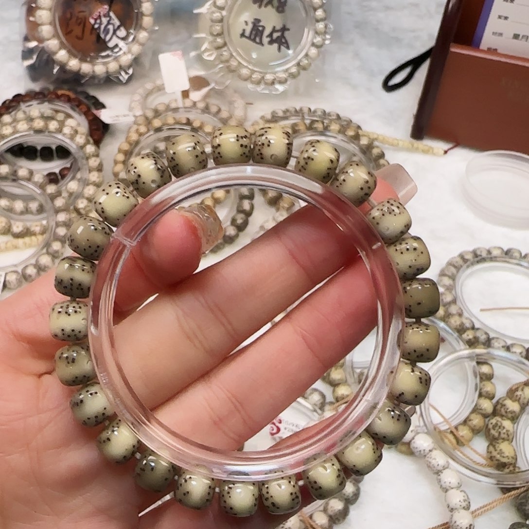 星月菩提手串钱**锦星月菩提石玉一线天