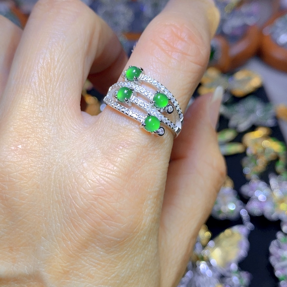 翡翠颈饰银S925镶嵌天然翡翠