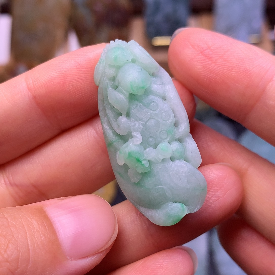 定制翡翠未镶嵌莲