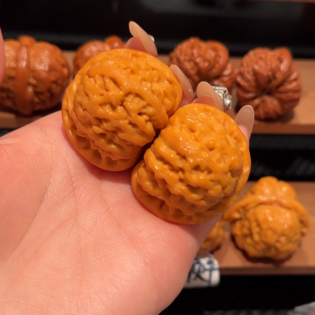 文玩核桃吊坠白狮子40 精品2202