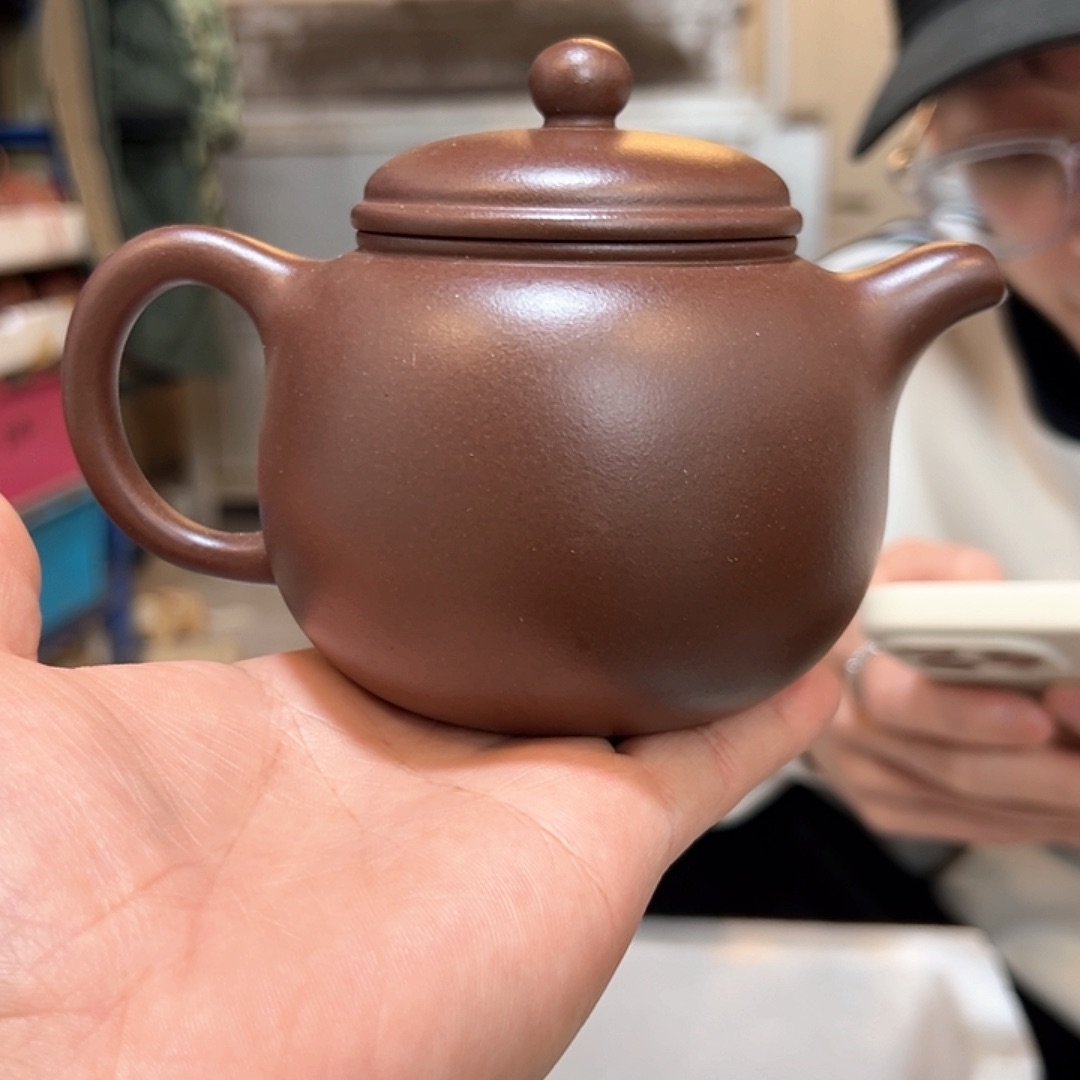 紫砂茶壶匏尊。 革紫泥。 360CC