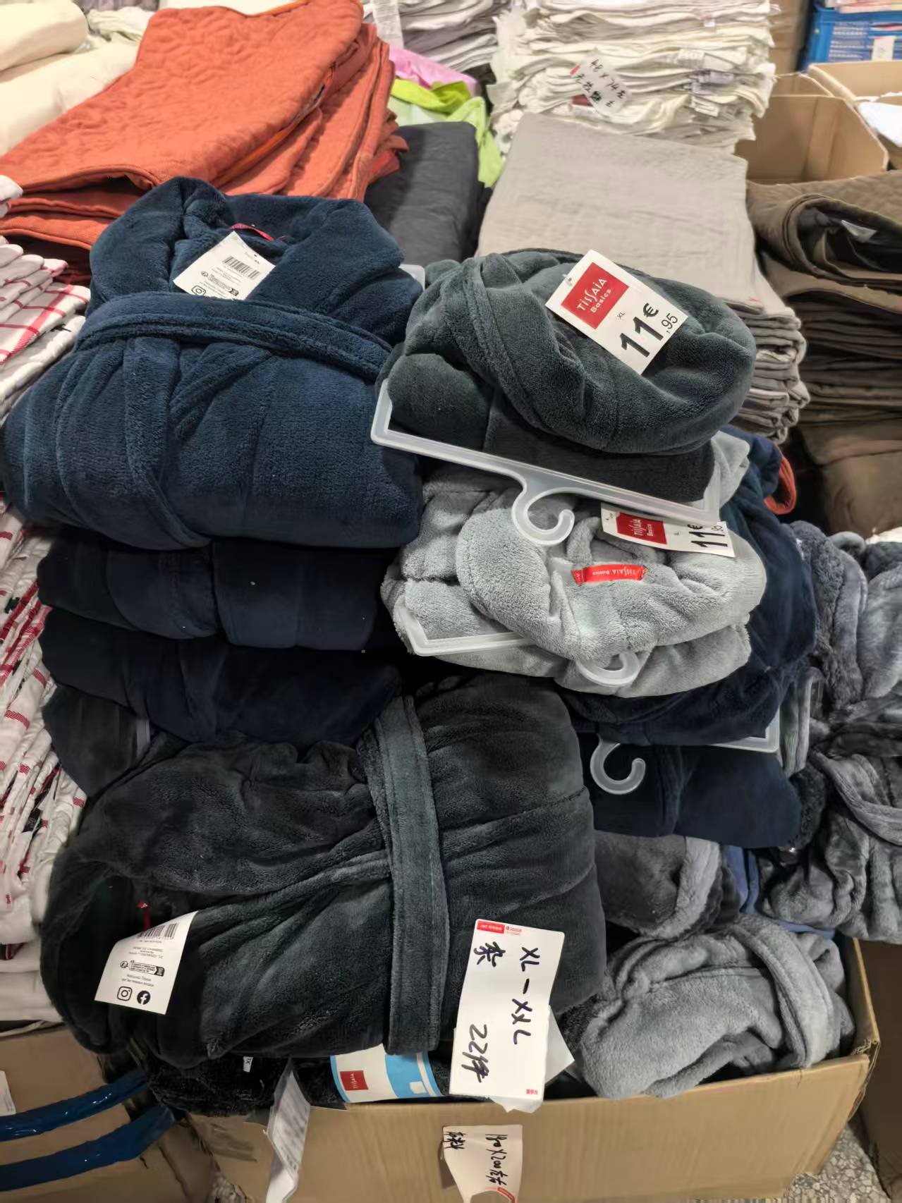 《厚广家》3楼男生色系XL-XXL码杂款睡袍 发1件，不挑色