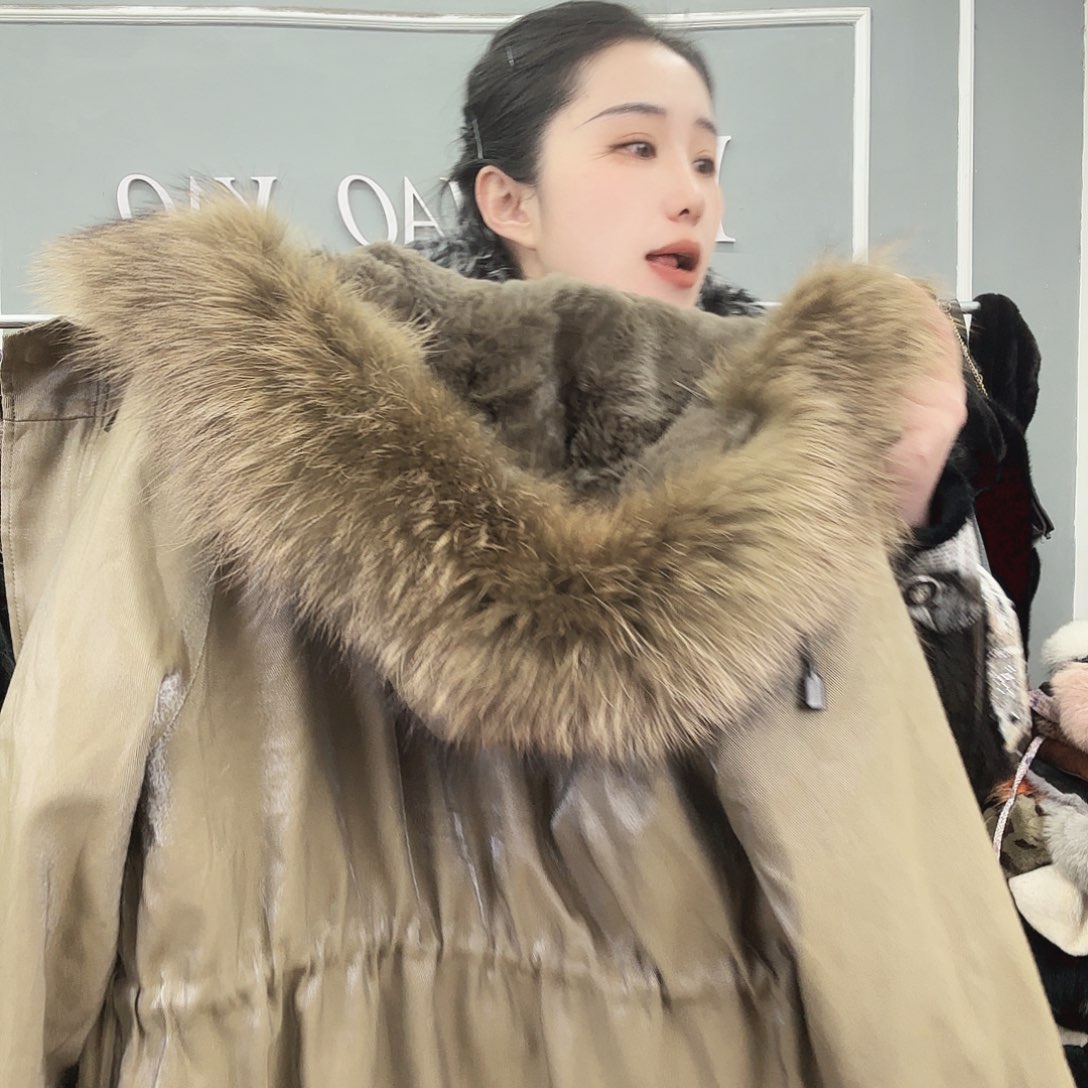 姚小妖家高端皮草