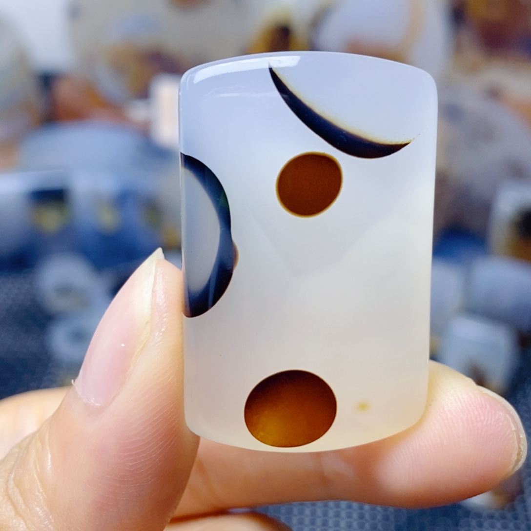 玛瑙/玉髓未镶嵌珠宝奇石