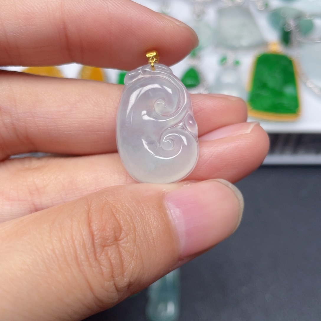 翡翠颈饰18K金镶嵌翡翠