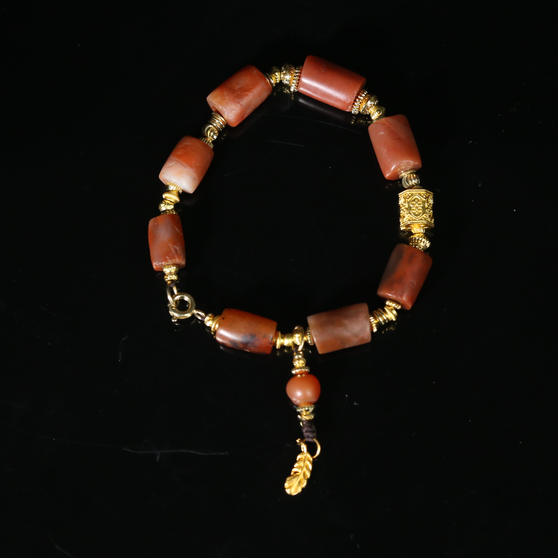 明早期红玛瑙桶珠手串（配饰新）【古珠精选】HAN250908006