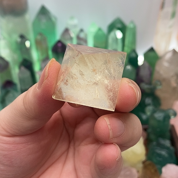 水晶摆件未镶嵌水晶有瑕