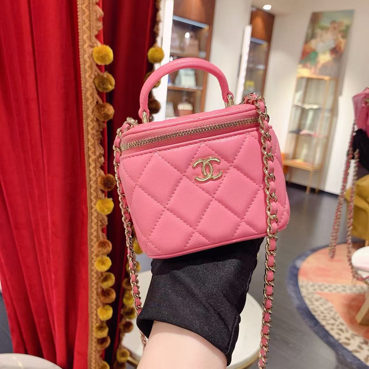 95新 Chanel/香奈儿 手柄方盒子粉色金扣羊皮芯片款/95708699