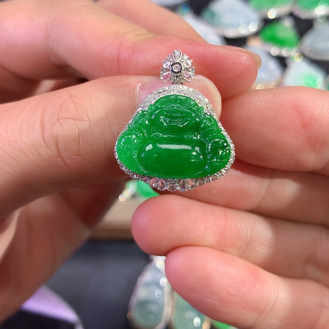 翡翠18K金镶嵌吊坠(赠链)