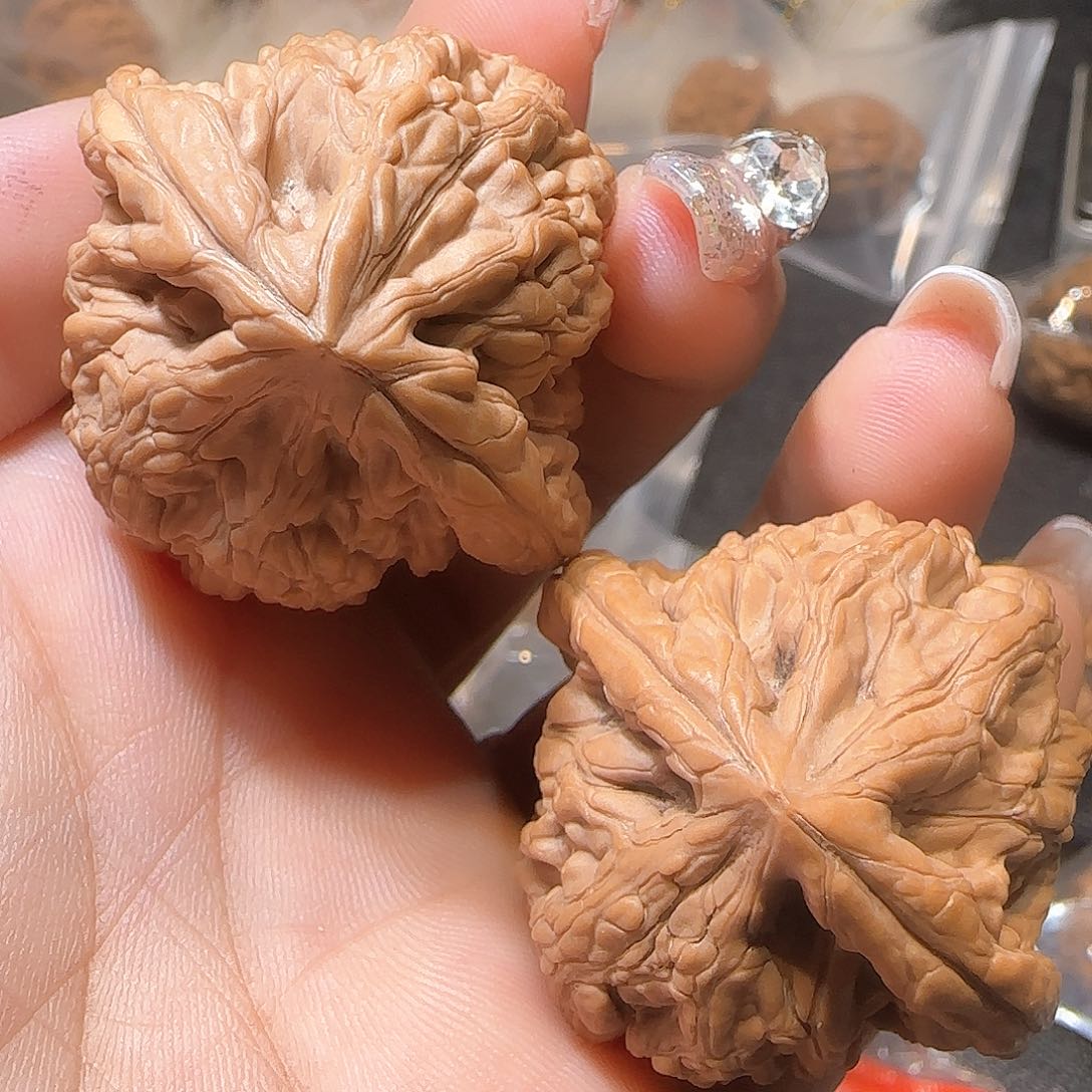 文玩核桃吊坠42全品虎头王