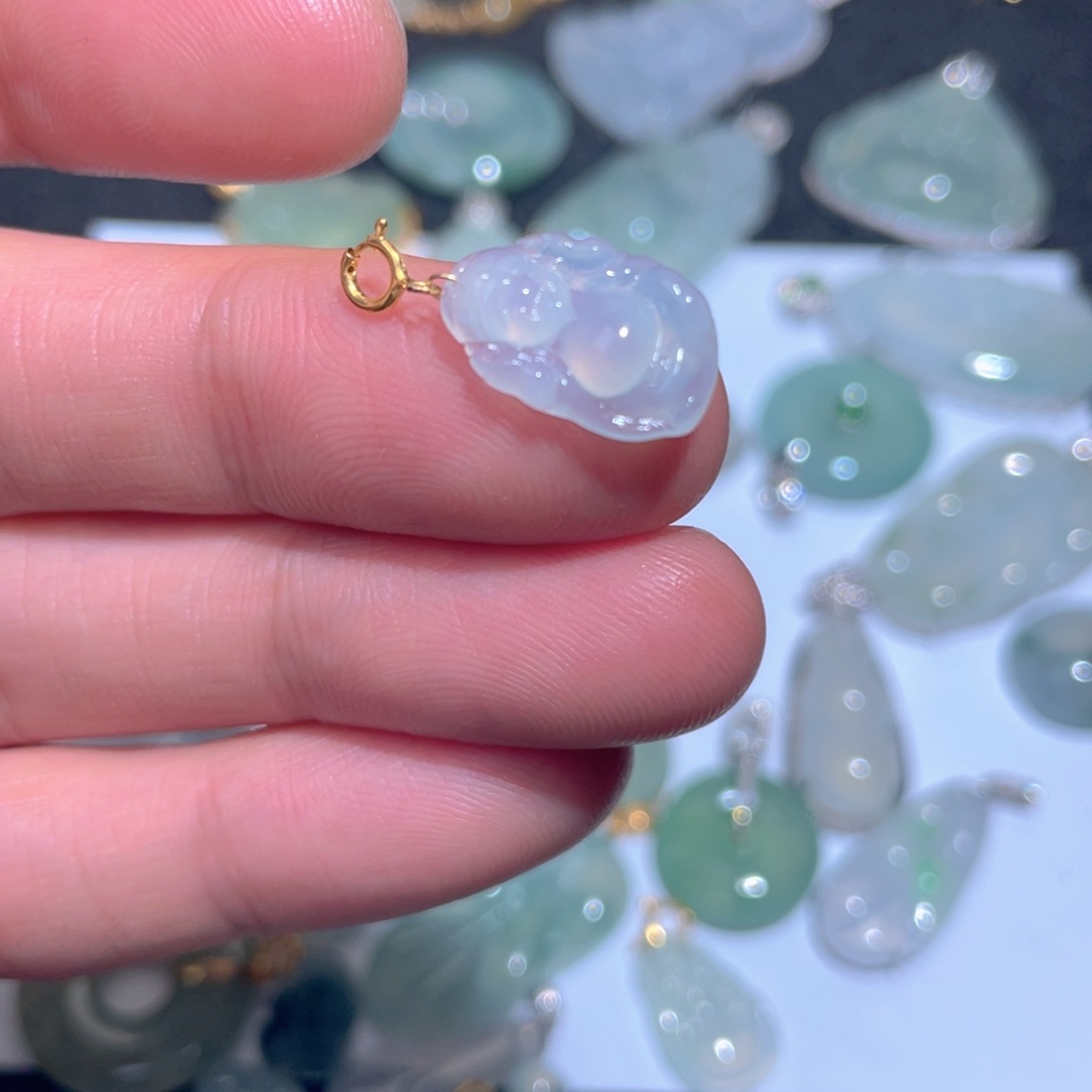 翡翠颈饰18K金镶嵌翡翠