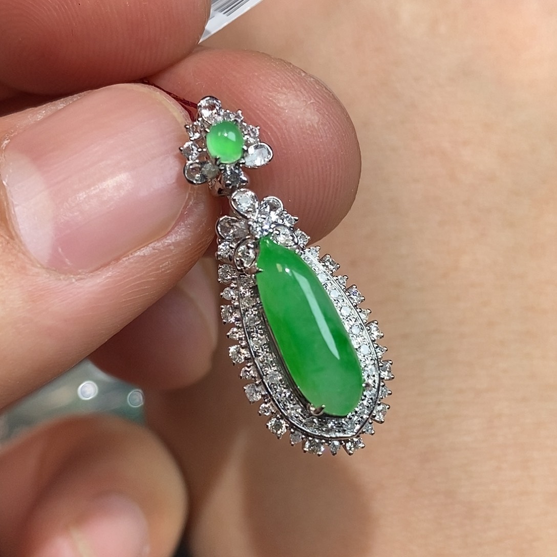 翡翠颈饰18K金镶嵌福瓜