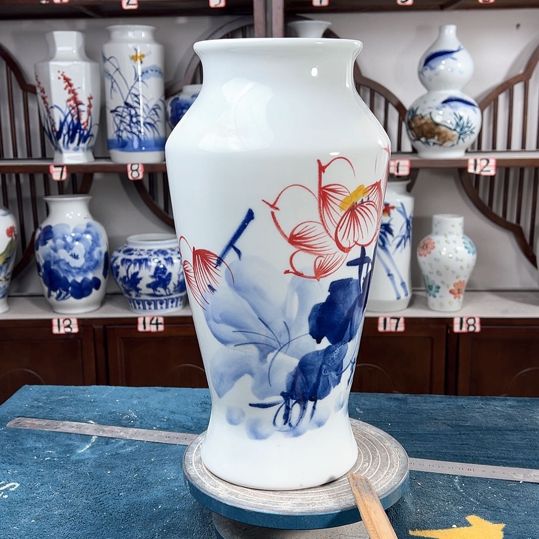 摆件景德镇陶瓷大鱼荷花