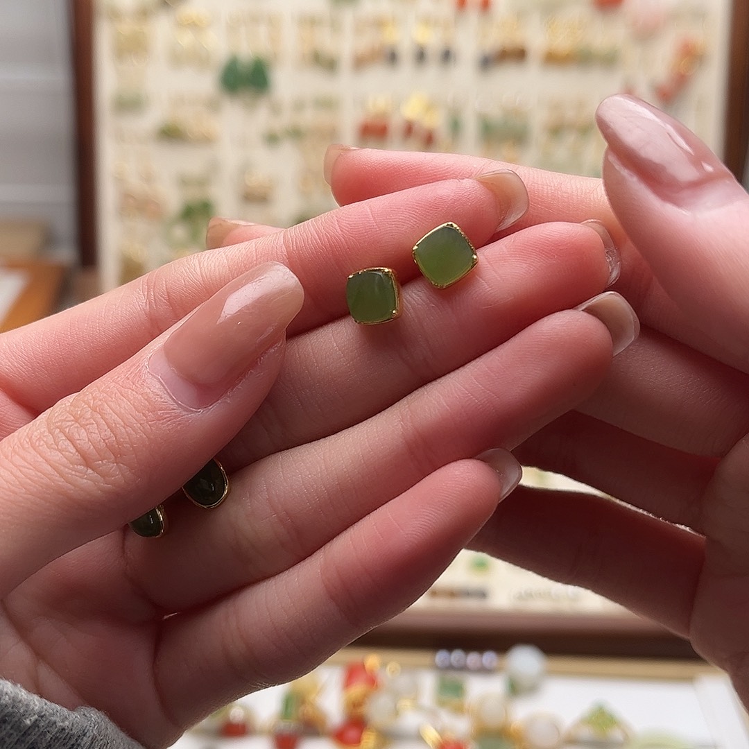 和田玉银S925镀金镶嵌耳饰