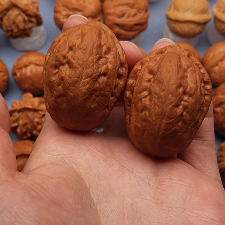 文玩核桃把件大鲨鱼