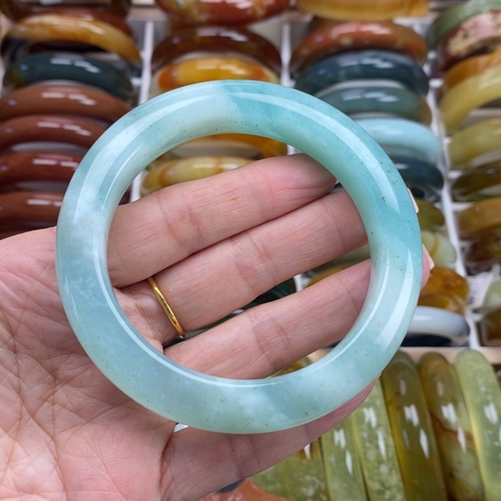 蛇纹石玉未镶嵌手镯61