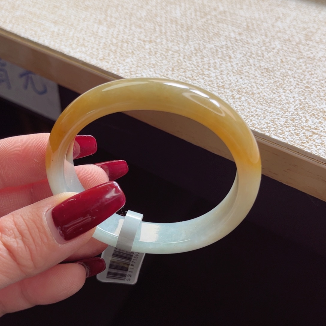 翡翠手镯未镶嵌手镯