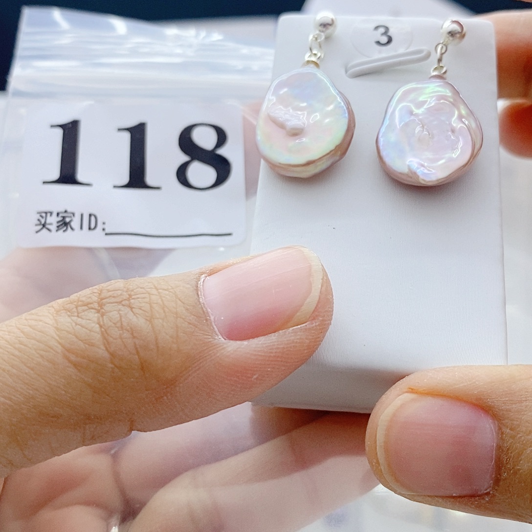 钛钢淡水珍珠颈饰