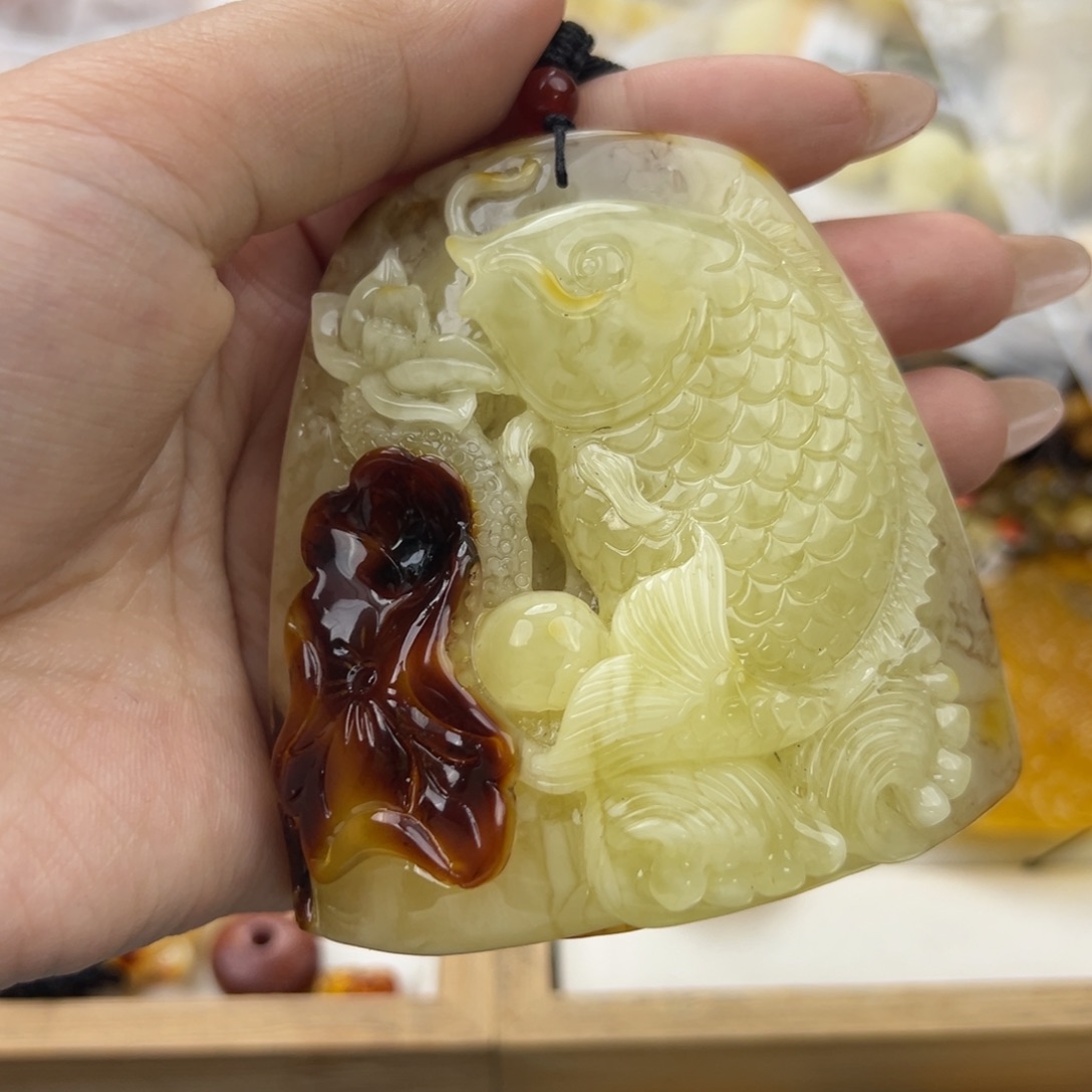 琥珀珠宝奇石未镶嵌