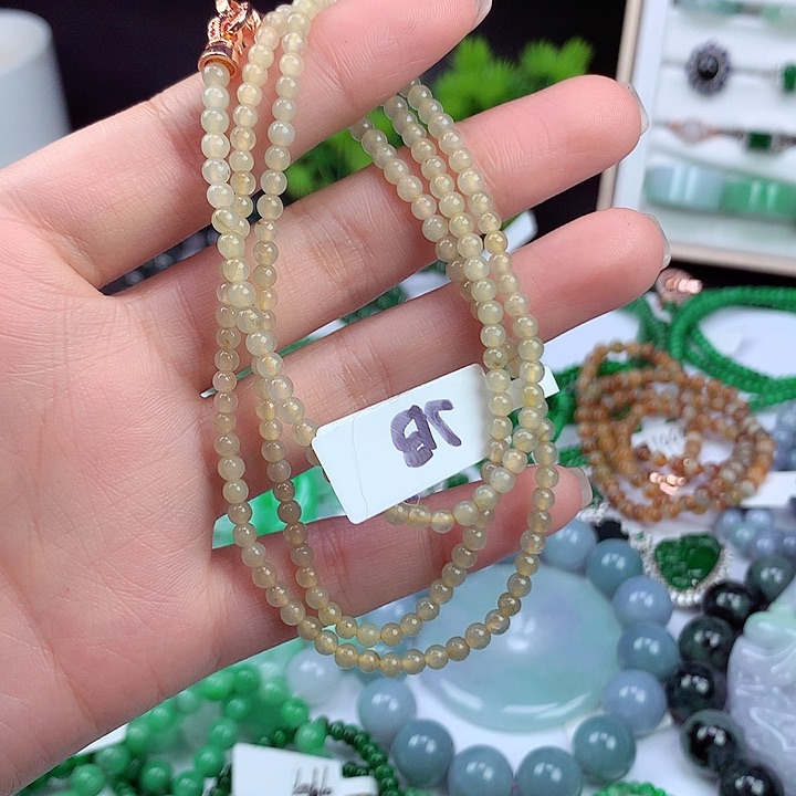 翡翠颈饰未镶嵌项链