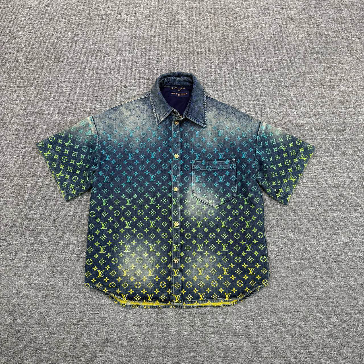 全新未使用 LouisVuitton/路易威登 Logo满印短袖牛仔衬衫/XS码