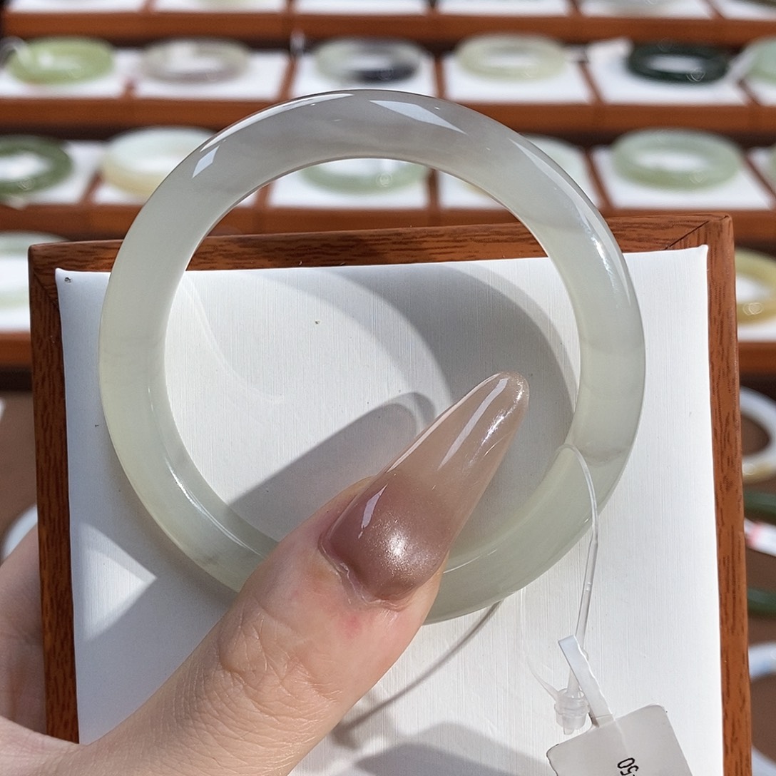 和田玉手镯未镶嵌怡