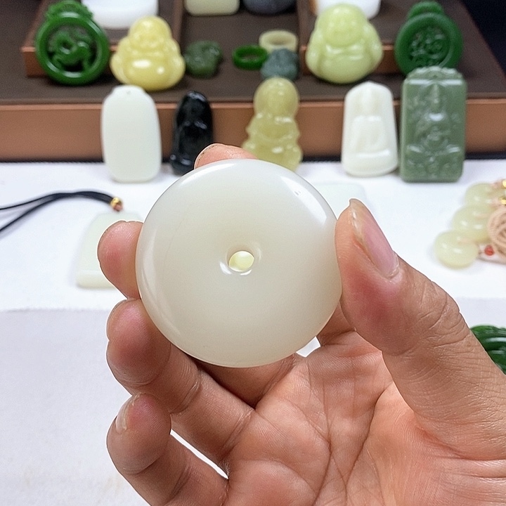 和田玉（糖玉）未镶嵌珠宝奇石